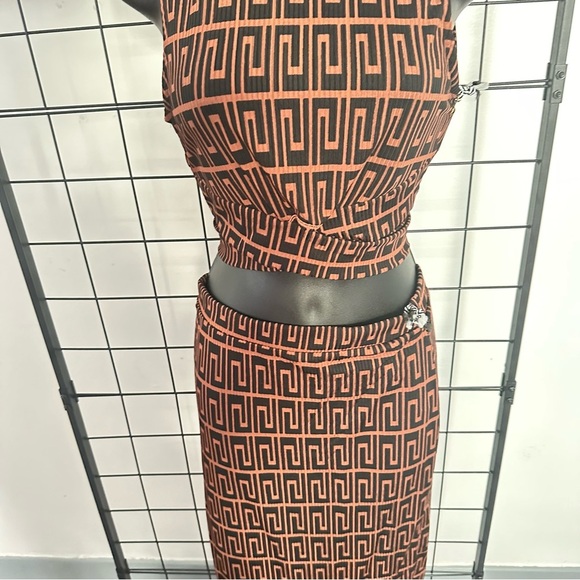 BROWN/BLACK PRINT DESIGN RIBBED MOCK NECK CUT OUT TOP & MIDI SKIRT SET - Picture 6 of 12